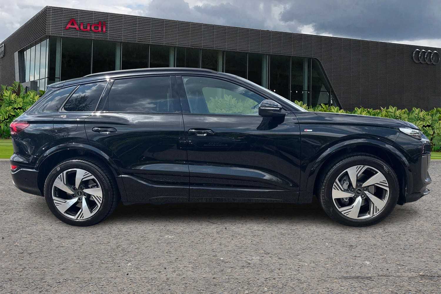 Used Audi Q6 e-tron 2025 for sale - 76587585: Photo 4