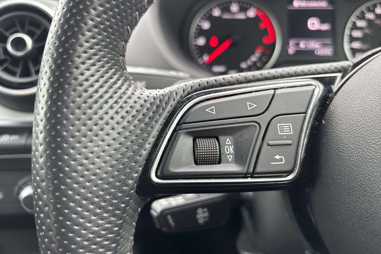 Used Audi Q2 2018 for sale - 76610548: Photo 16