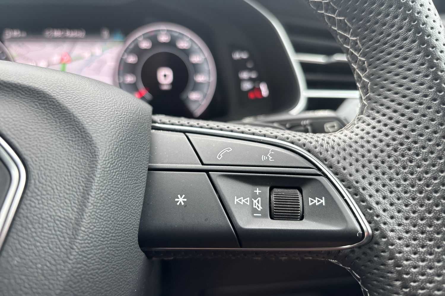 Used Audi Q8 2023 for sale - 76460311: Photo 30