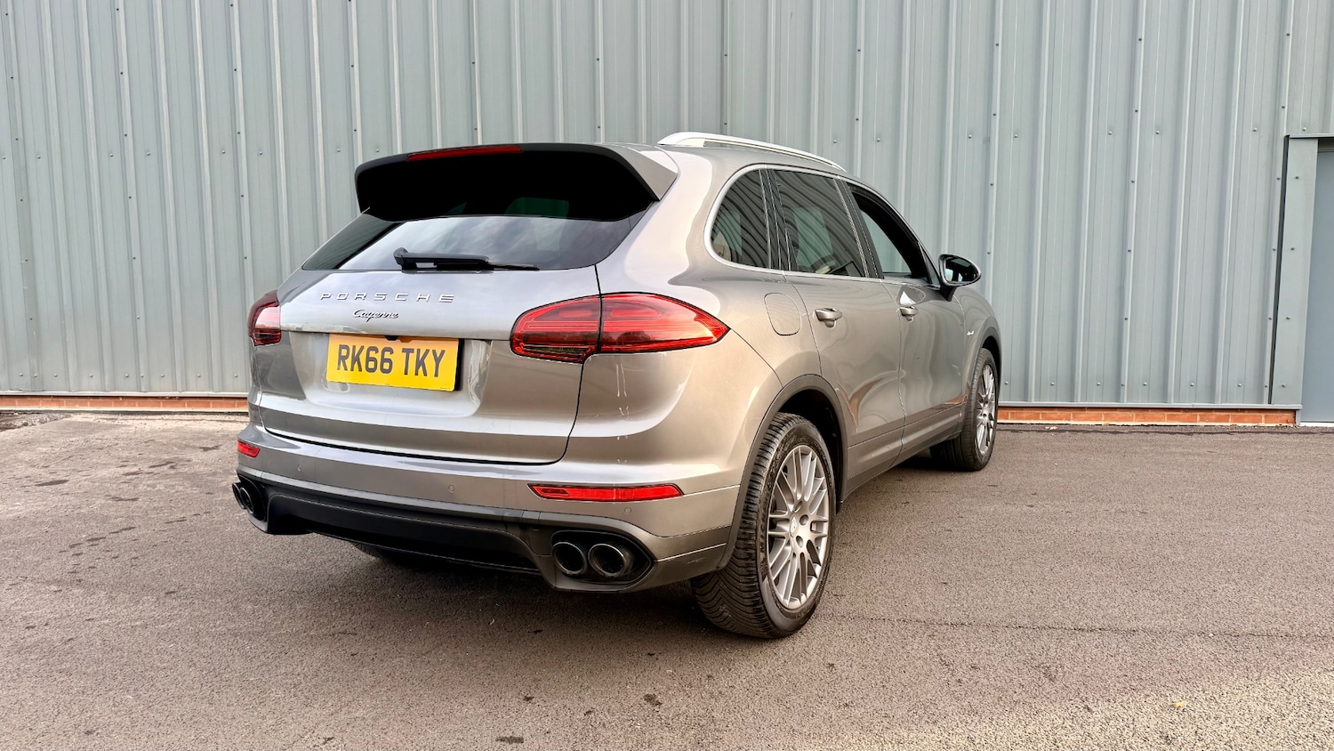 Used Porsche Cayenne 2016 for sale - 76968532: Photo 14