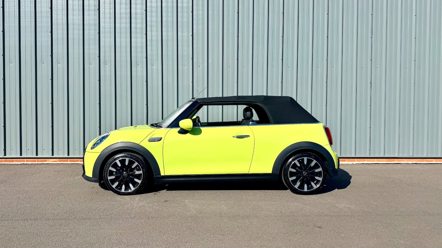 Used MINI Convertible 2021 for sale - 77937606: Photo 3