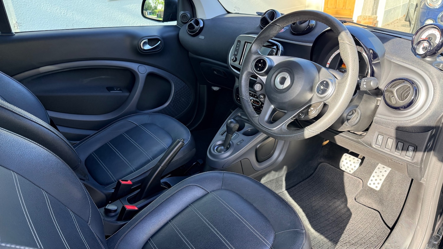 Used smart fortwo 2017 for sale - 78217875: Photo 10