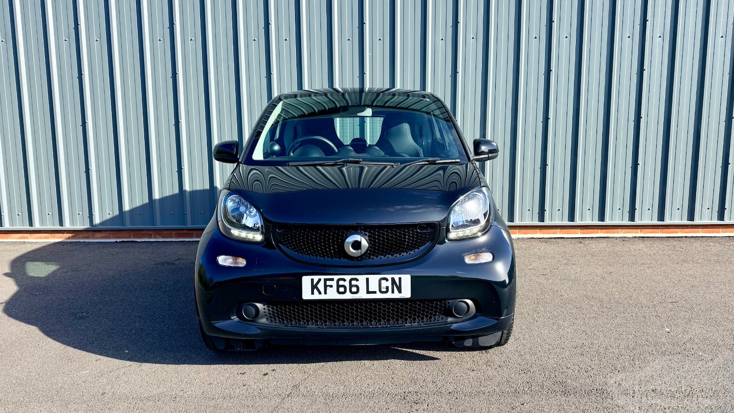 Used smart fortwo 2017 for sale - 78217875: Photo 2