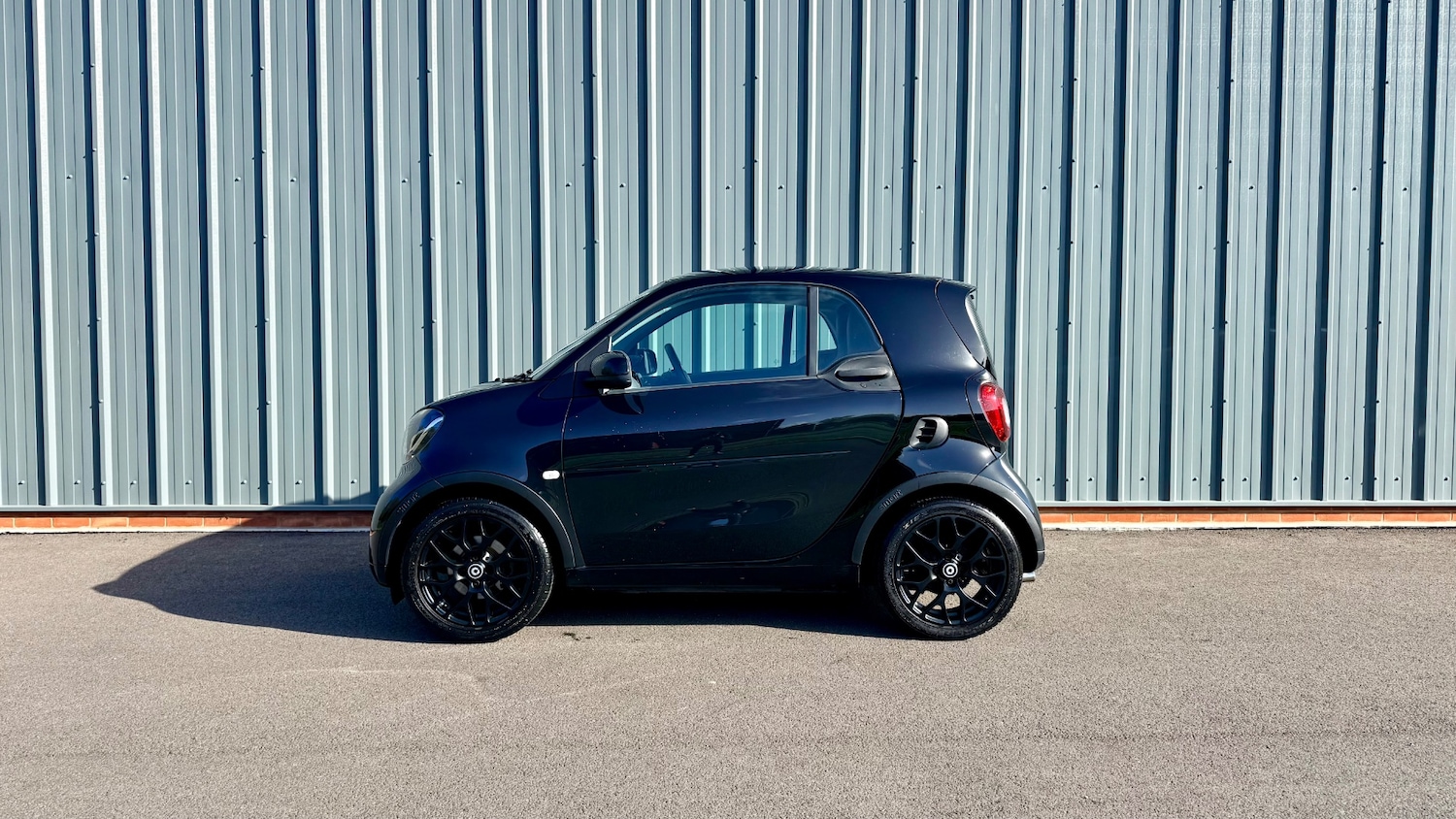 Used smart fortwo 2017 for sale - 78217875: Photo 3