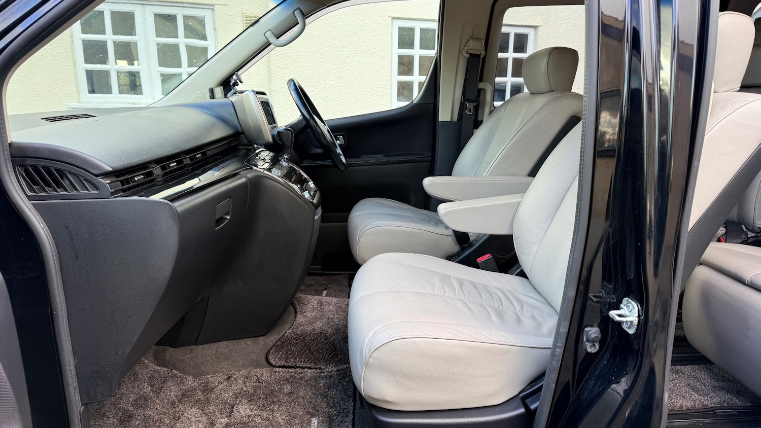 Used Nissan Elgrand 2019 for sale - 77046470: Photo 14