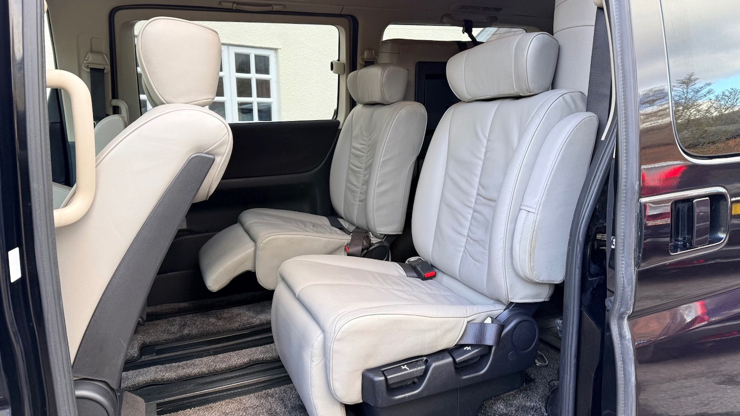 Used Nissan Elgrand 2019 for sale - 77046470: Photo 15