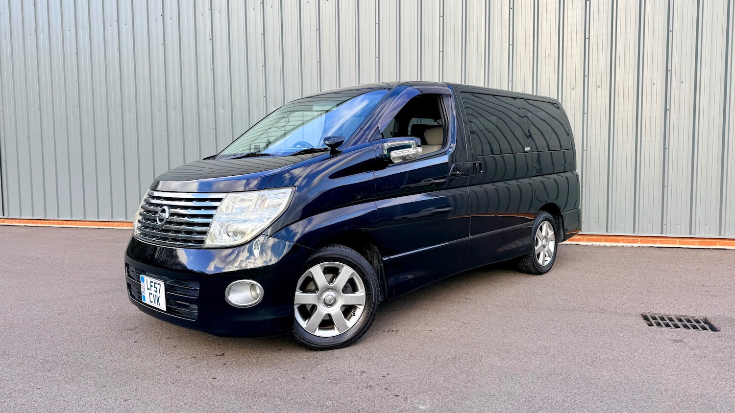Used Nissan Elgrand 2019 for sale - 77046470: Photo 20
