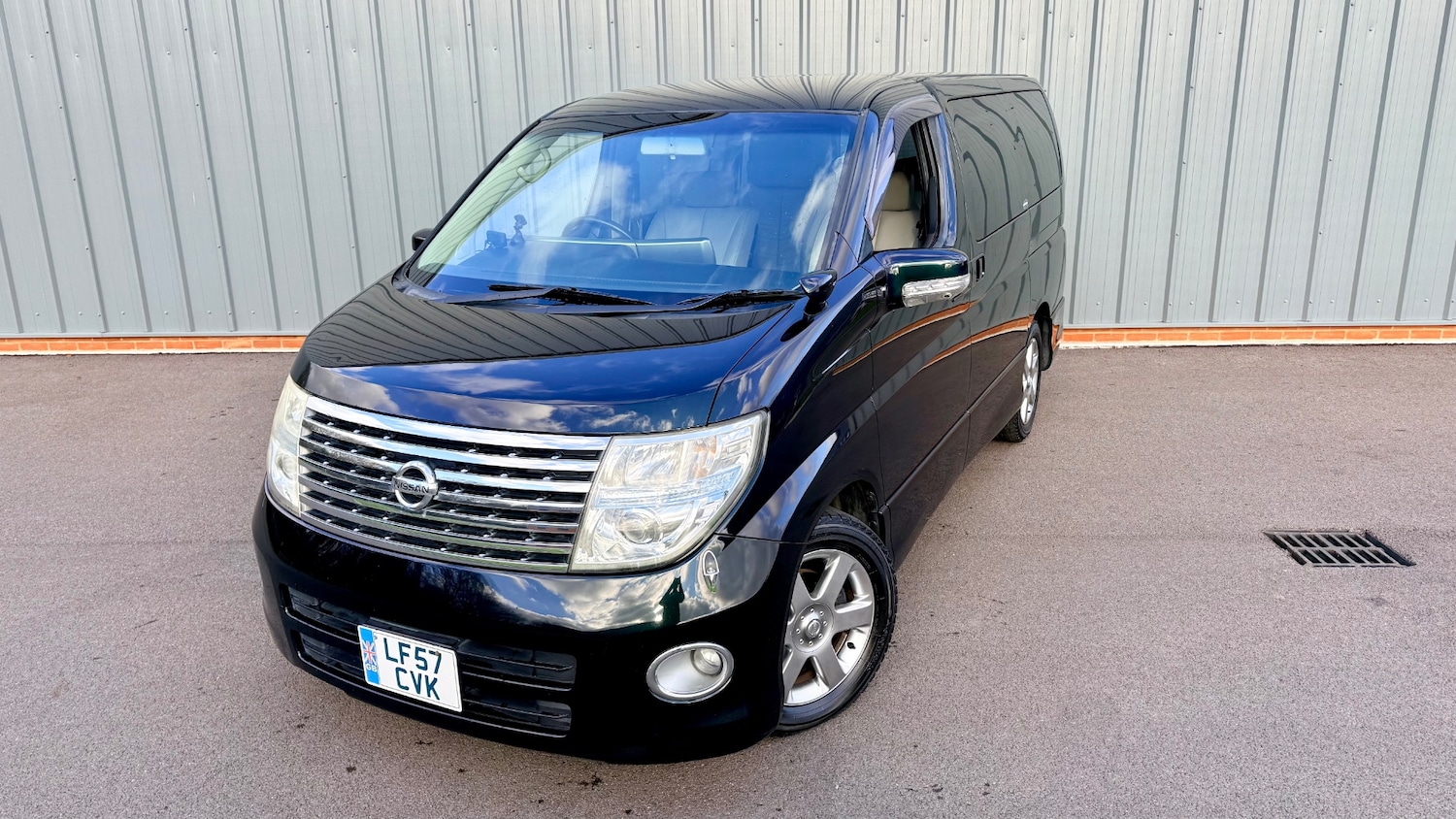 Used Nissan Elgrand 2019 for sale - 77046470: Photo 3