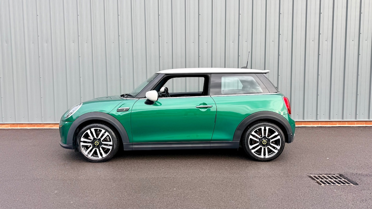 Used MINI Hatch 2021 for sale - 77877897: Photo 3