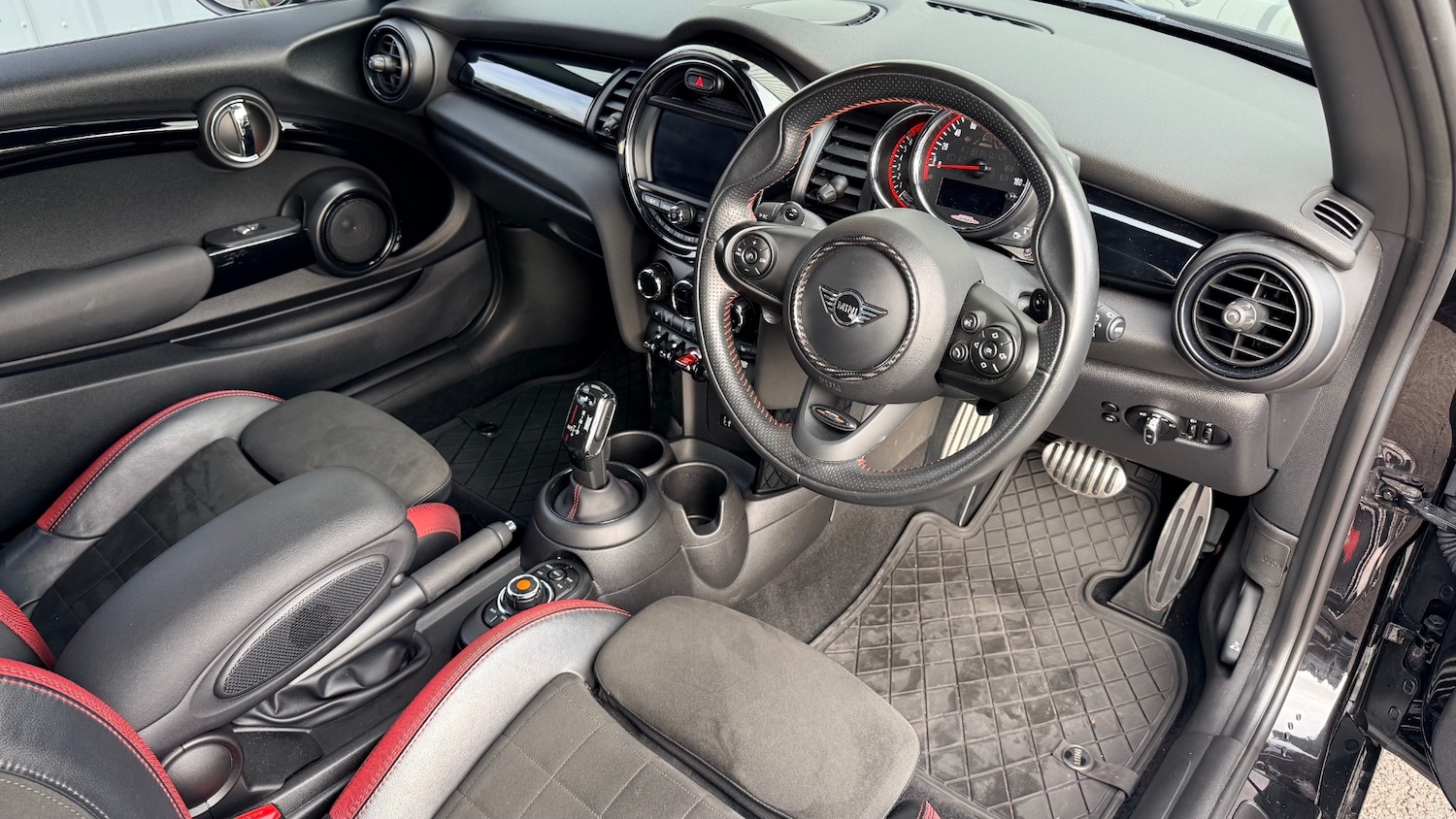 Used MINI Hatch 2019 for sale - 77812974: Photo 10