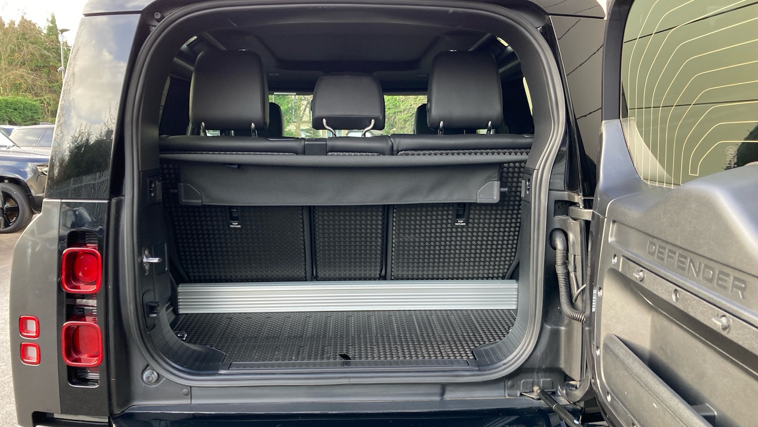 Used Land Rover Defender 2022 for sale - 76858646: Photo 10