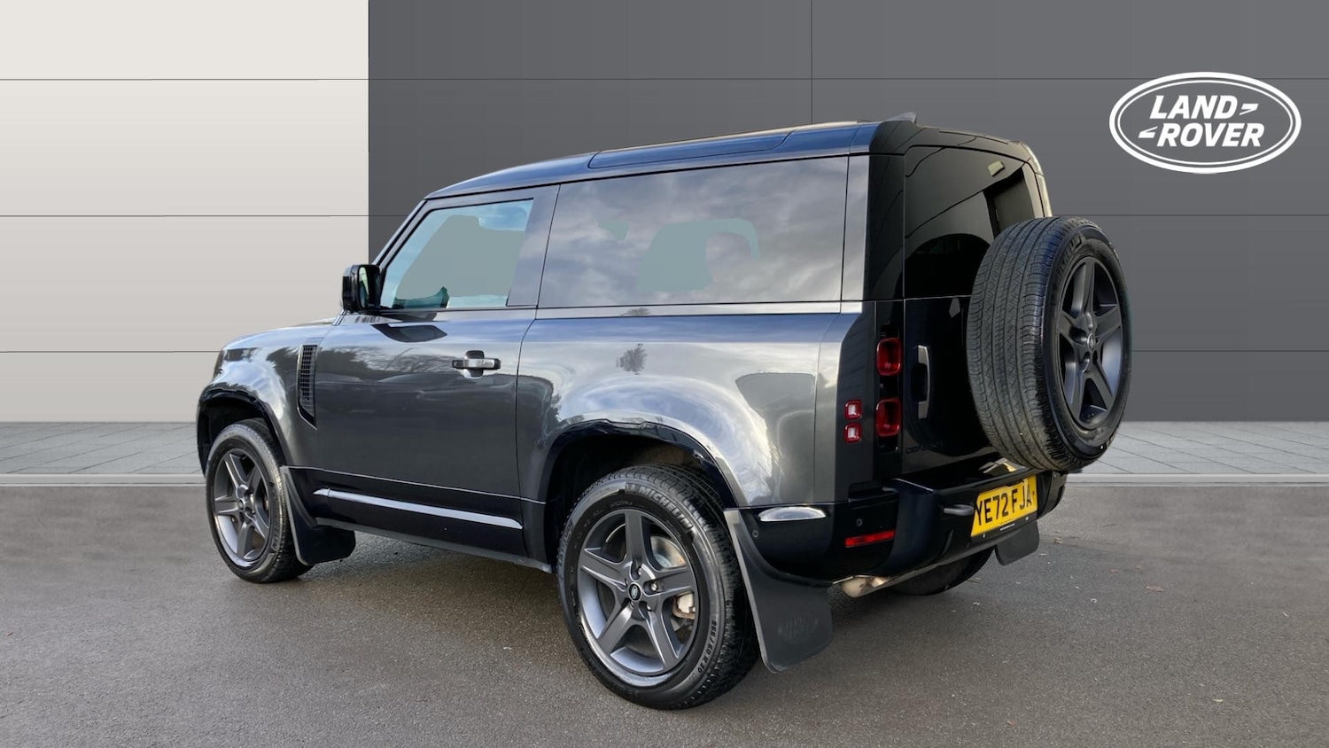 Used Land Rover Defender 2022 for sale - 76858646: Photo 2