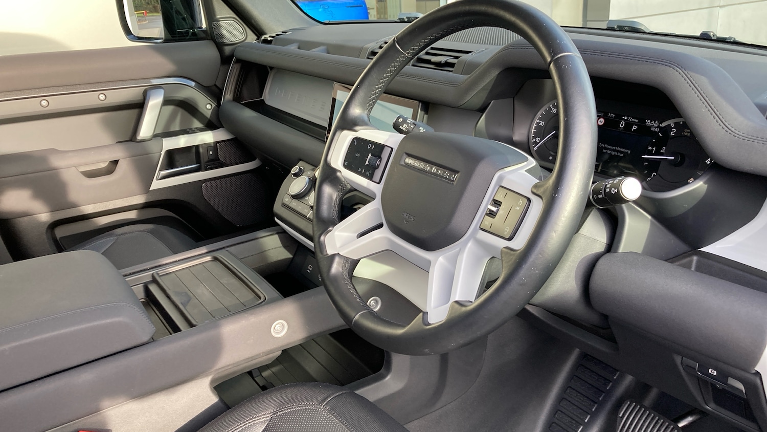 Used Land Rover Defender 2022 for sale - 76858646: Photo 25