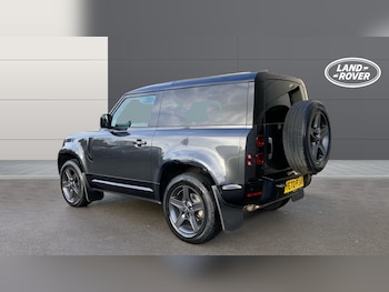 Used Land Rover Defender 2022 for sale - 76858646: Photo