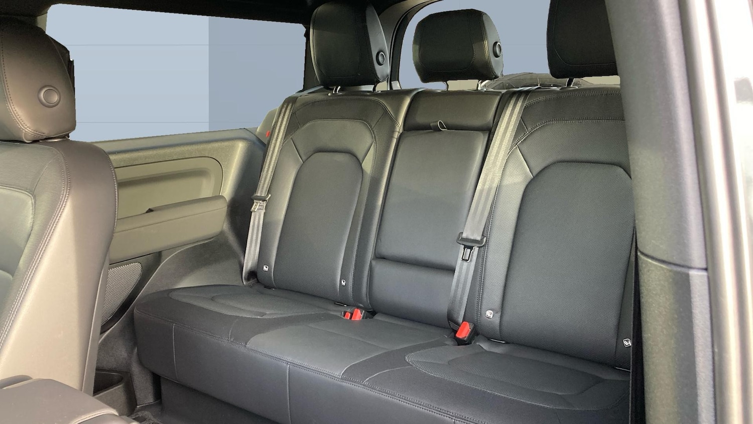 Used Land Rover Defender 2022 for sale - 76858646: Photo 4