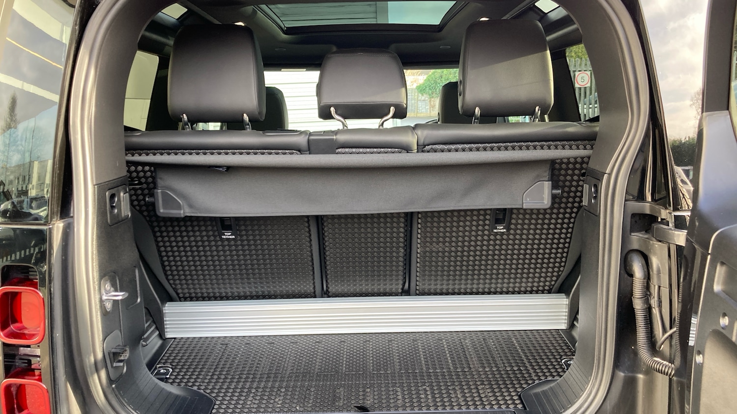 Used Land Rover Defender 2022 for sale - 76858646: Photo 41