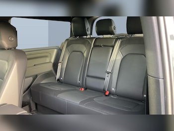 Used Land Rover Defender 2022 for sale - 76858646: Photo