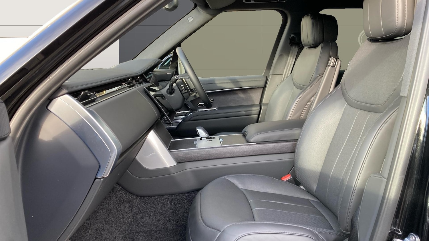 Used Land Rover Range Rover 2024 for sale - 76650990: Photo 3