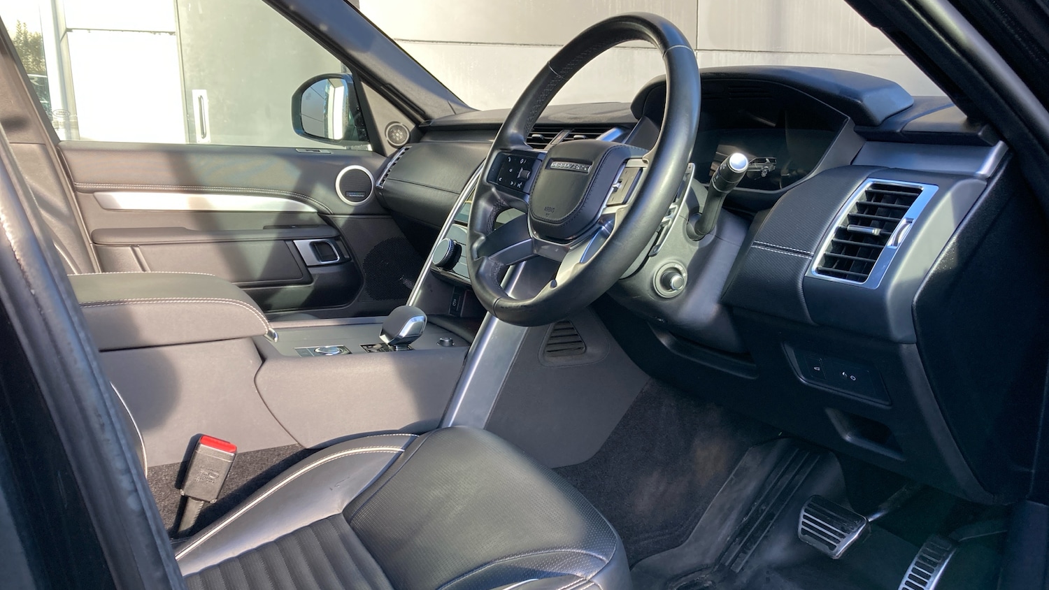 Used Land Rover Discovery 2023 for sale - 77112861: Photo 9