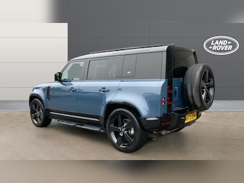 Used Land Rover Defender 2023 for sale - 77417358: Photo