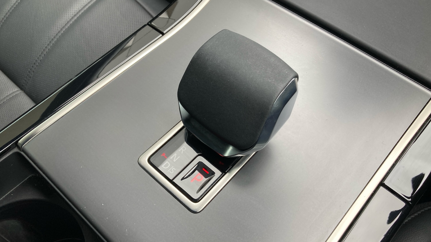 Used Land Rover Range Rover Evoque 2025 for sale - 76777936: Photo 13