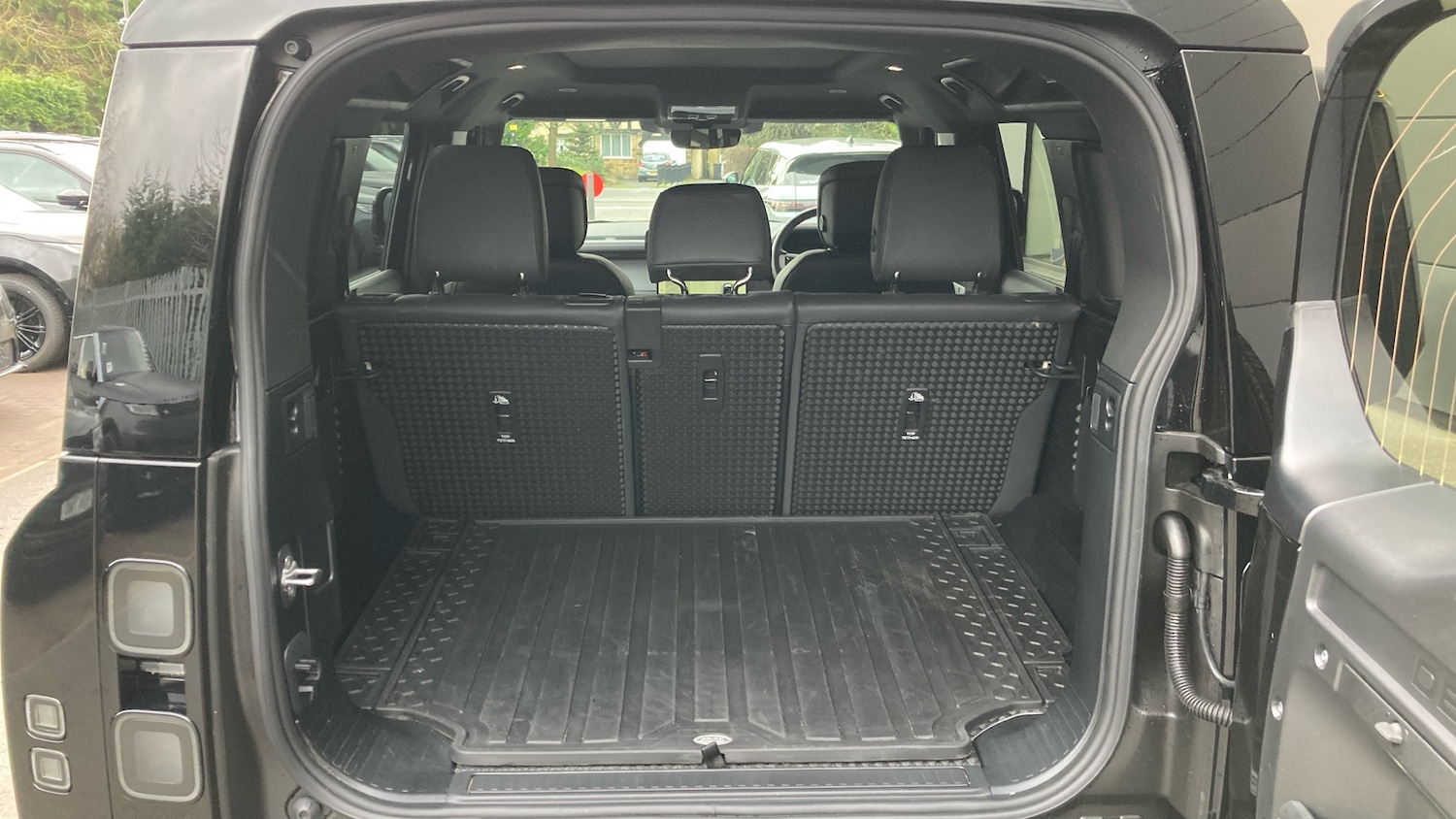 Used Land Rover Defender 2025 for sale - 77704254: Photo 10