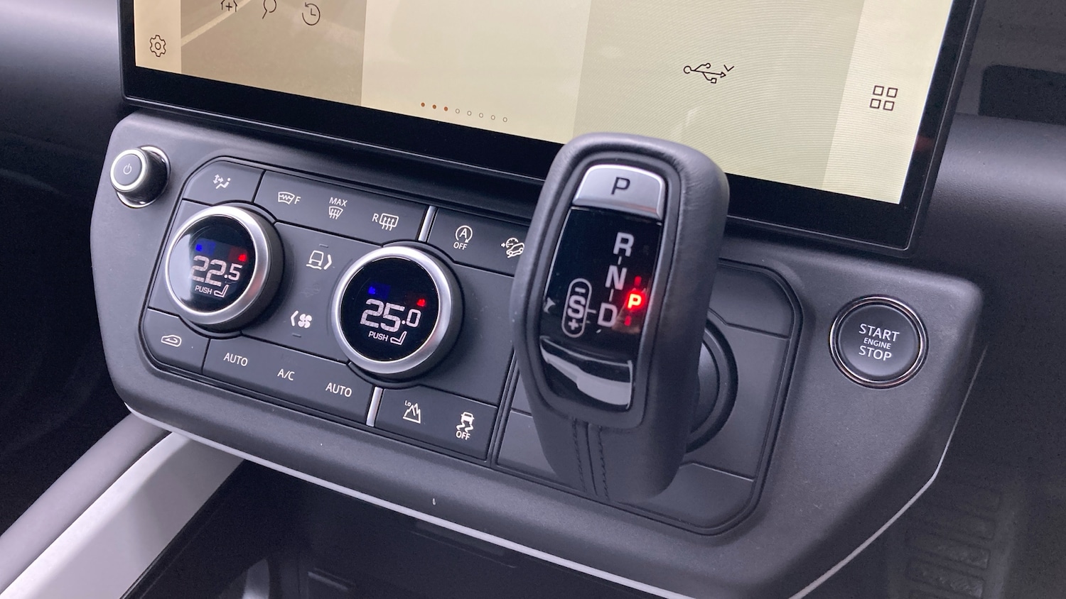 Used Land Rover Defender 2025 for sale - 77704254: Photo 13