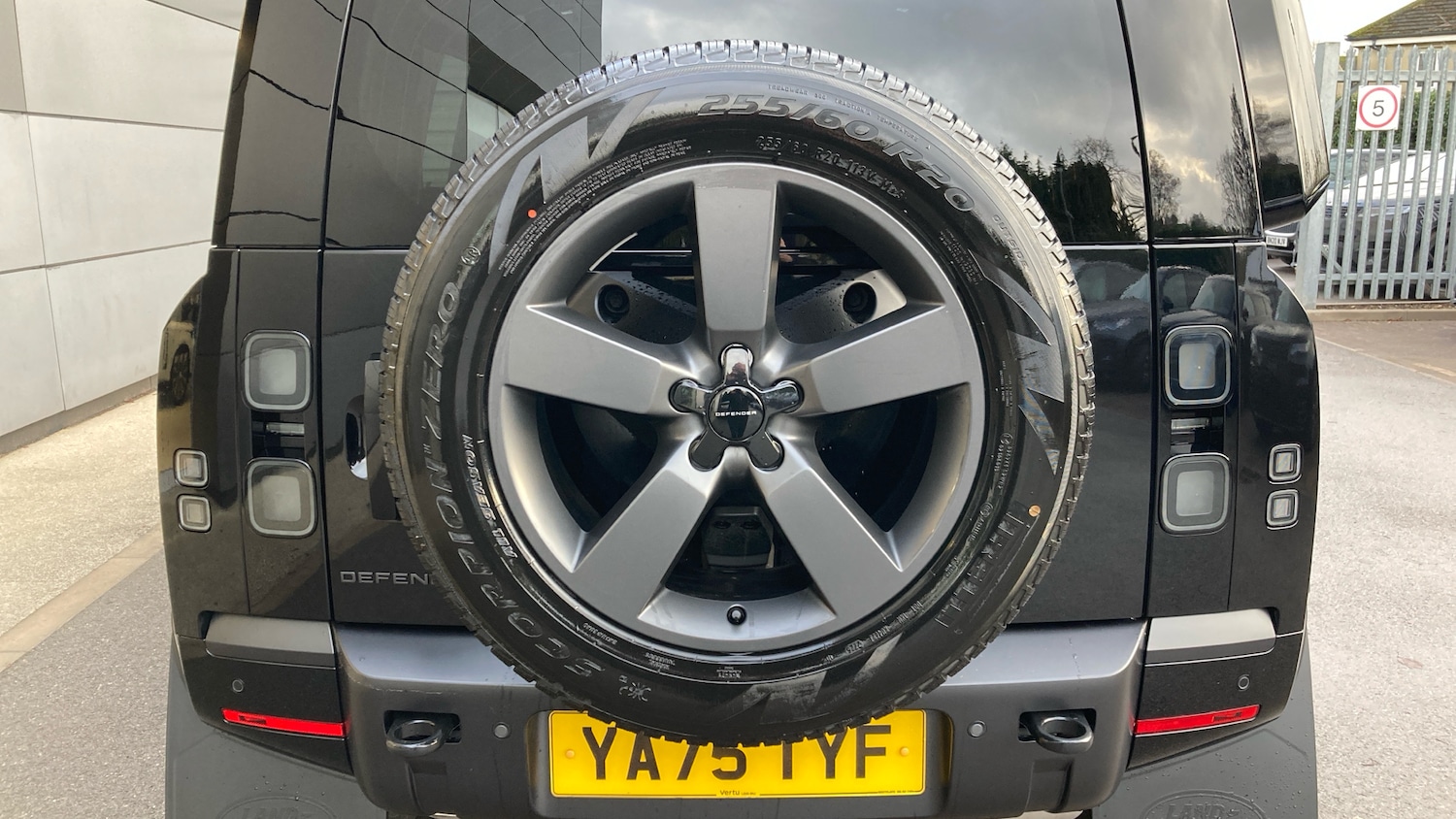 Used Land Rover Defender 2025 for sale - 77704254: Photo 27