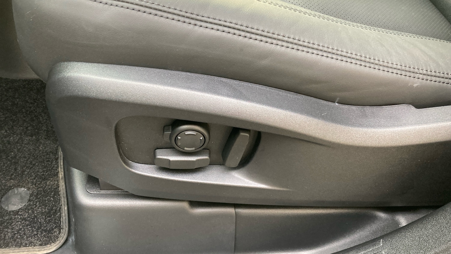 Used Land Rover Defender 2025 for sale - 77704254: Photo 48