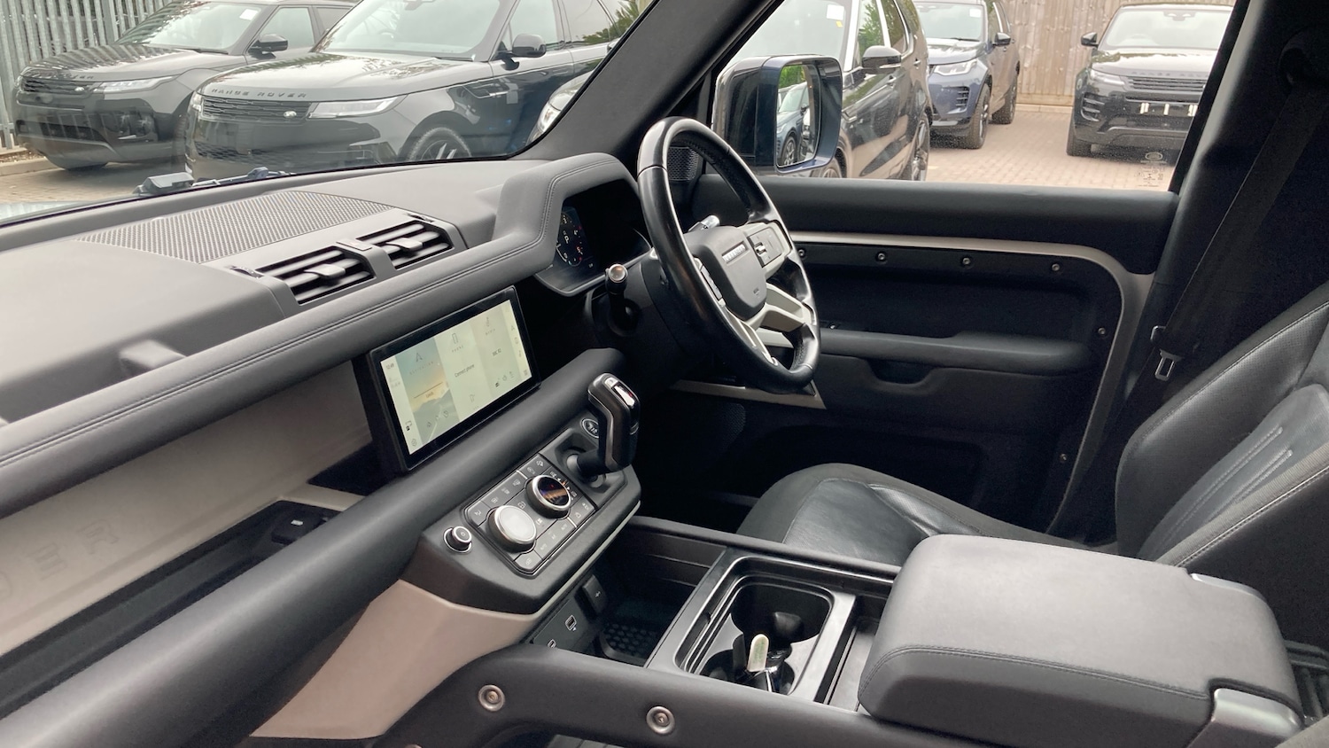 Used Land Rover Defender 2020 for sale - 76255264: Photo 23