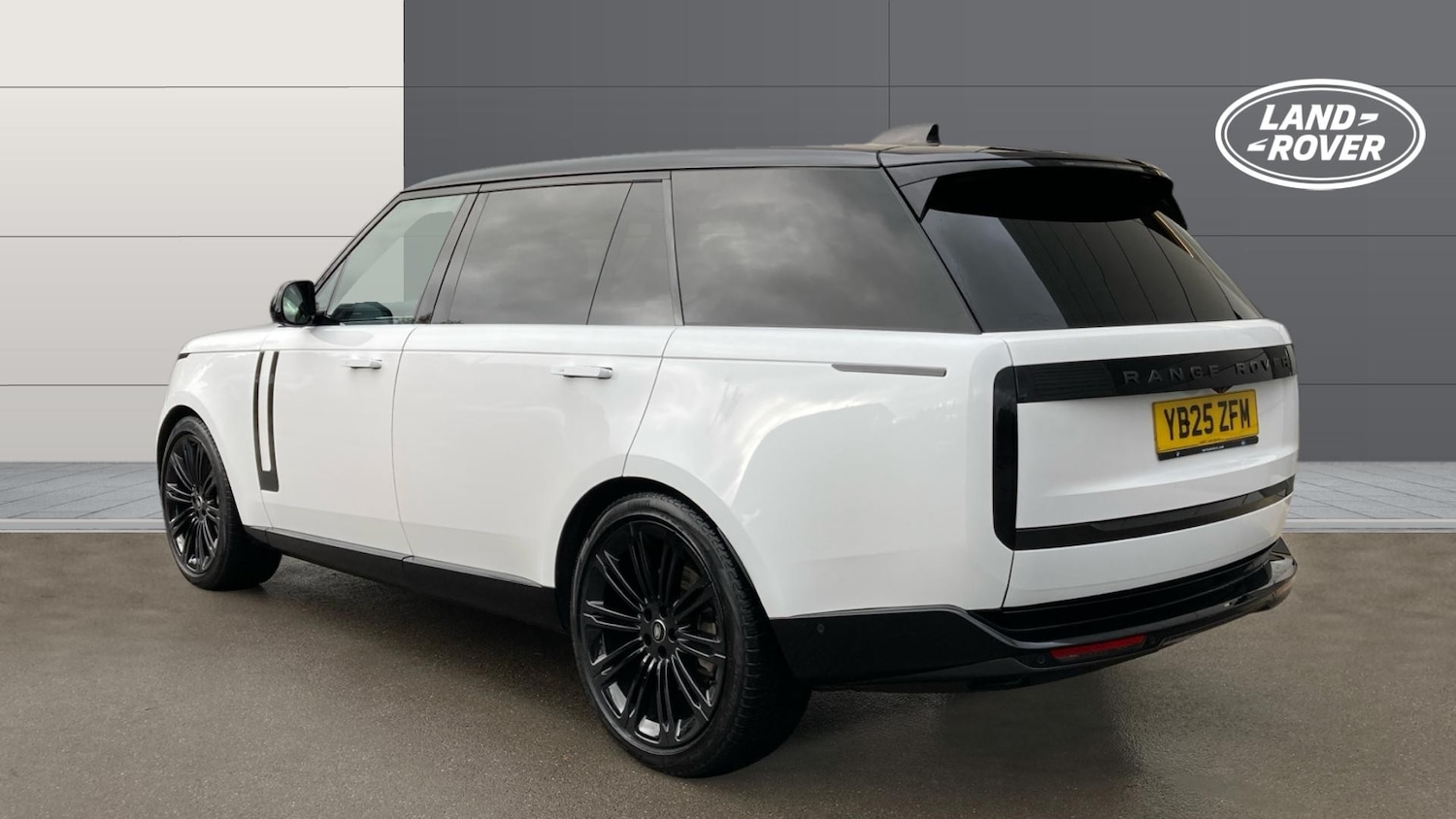 Used Land Rover Range Rover 2025 for sale - 76555662: Photo 2