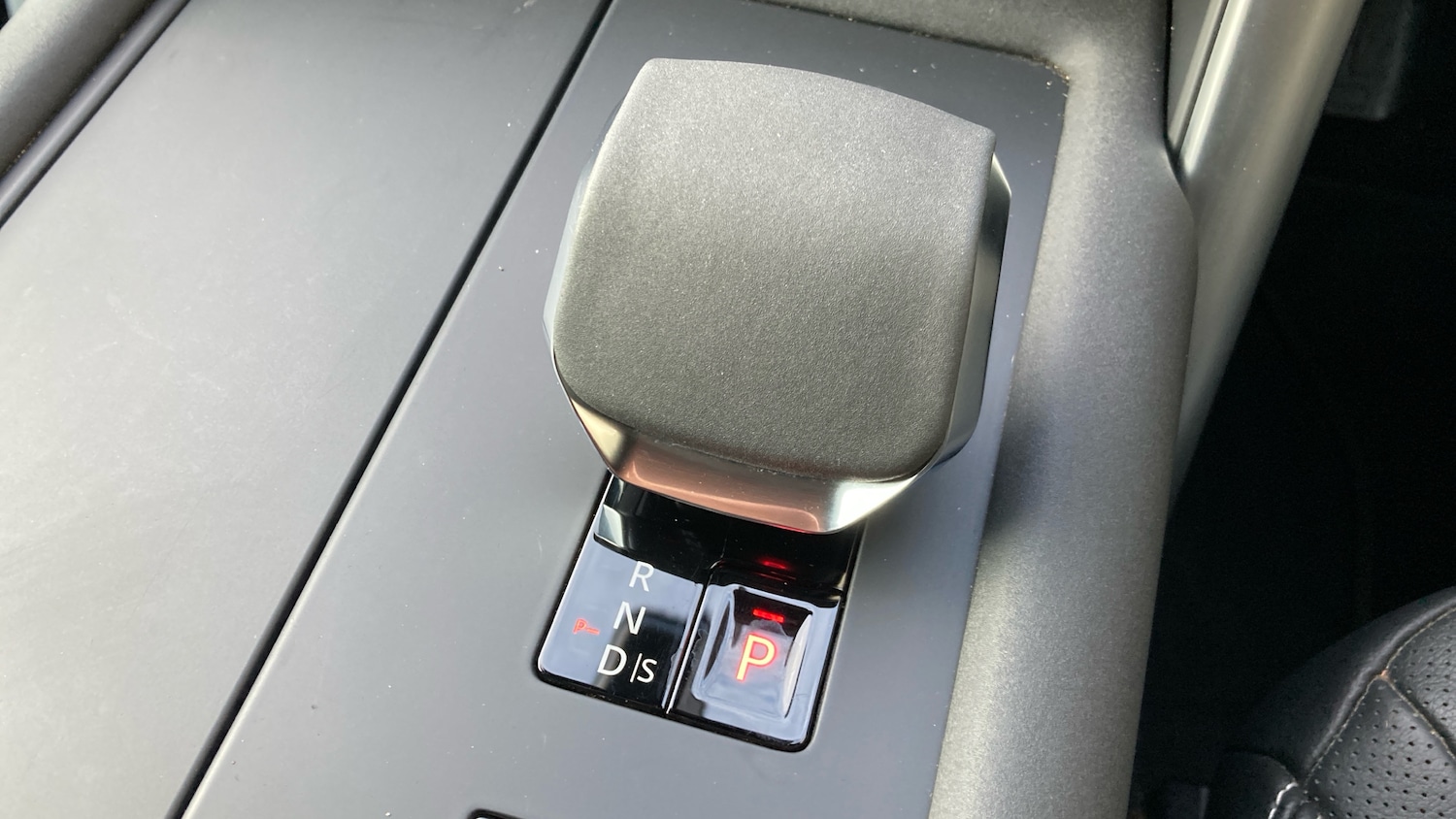 Used Land Rover Discovery 2023 for sale - 77127300: Photo 13