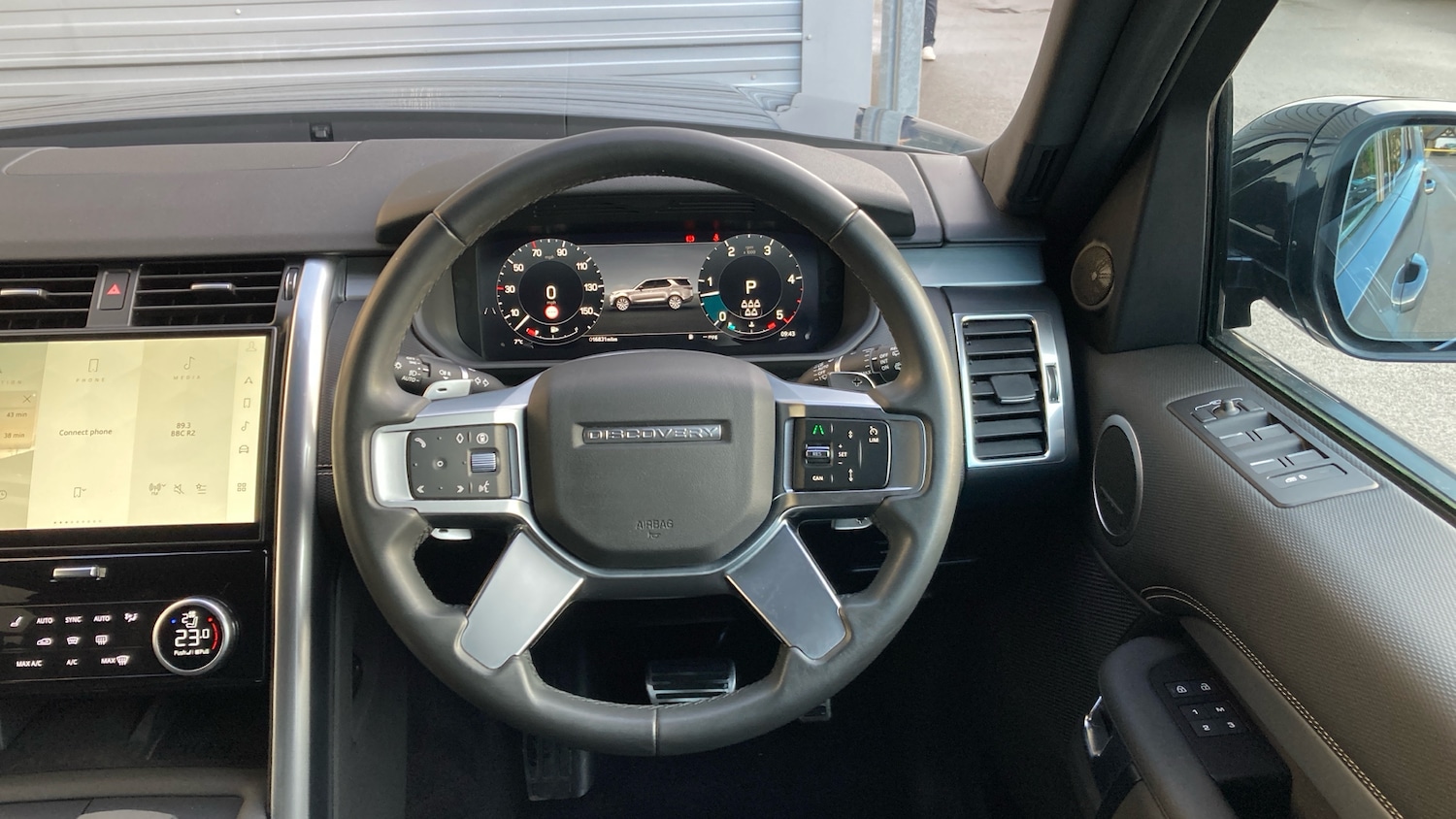 Used Land Rover Discovery 2023 for sale - 77127300: Photo 15