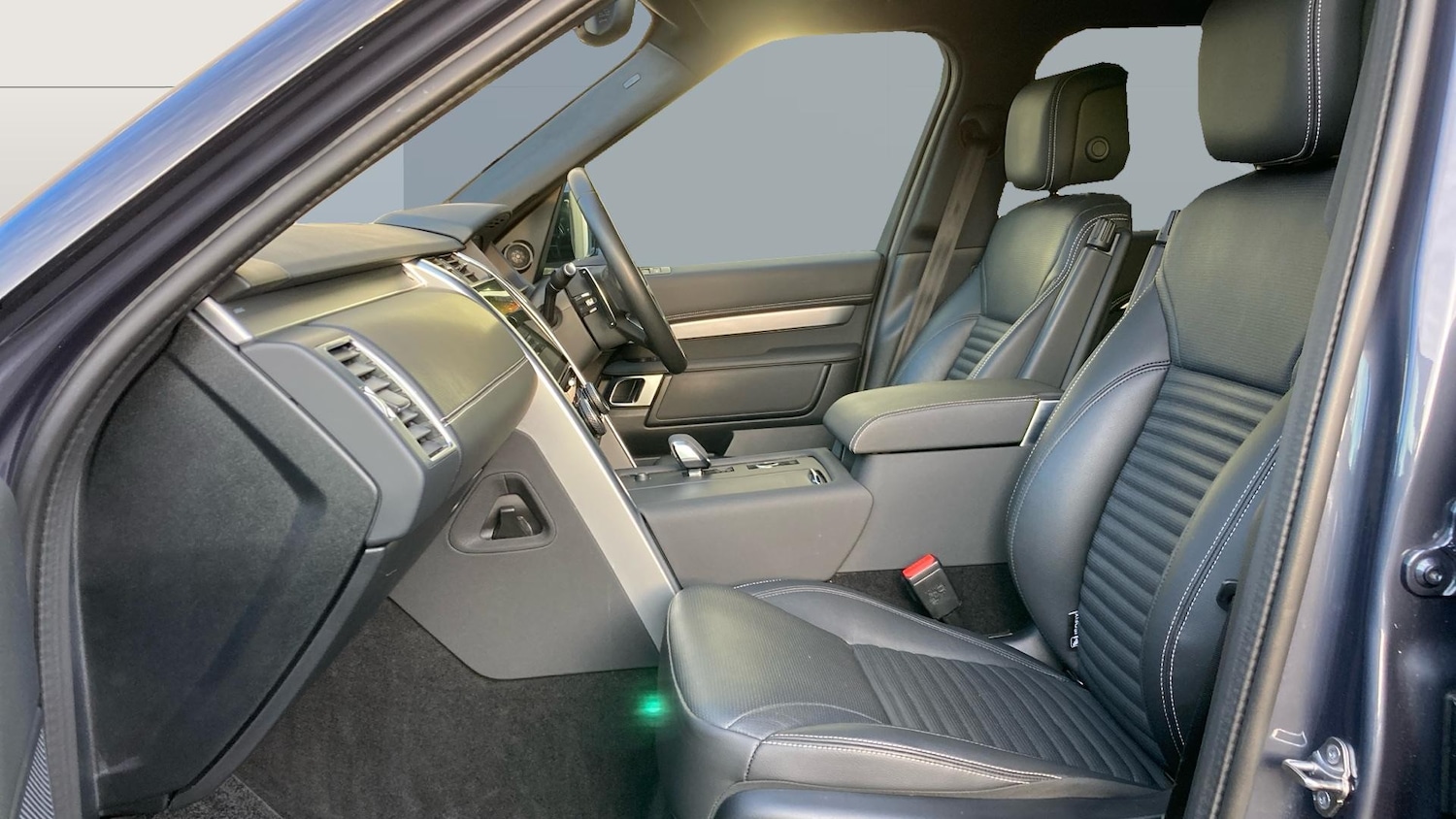 Used Land Rover Discovery 2023 for sale - 77127300: Photo 3