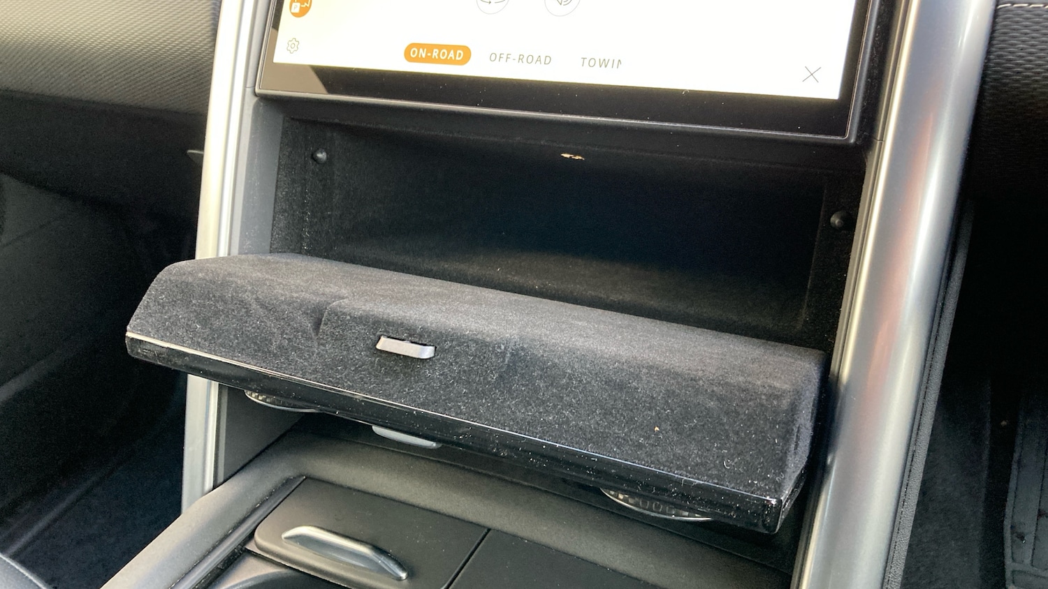 Used Land Rover Discovery 2023 for sale - 77127300: Photo 35