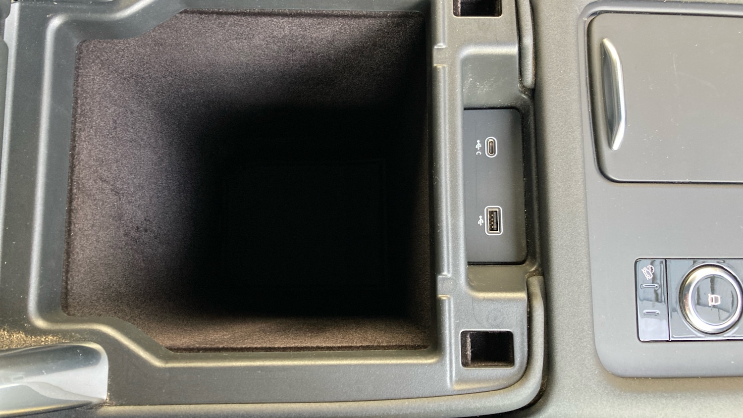 Used Land Rover Discovery 2023 for sale - 77127300: Photo 41