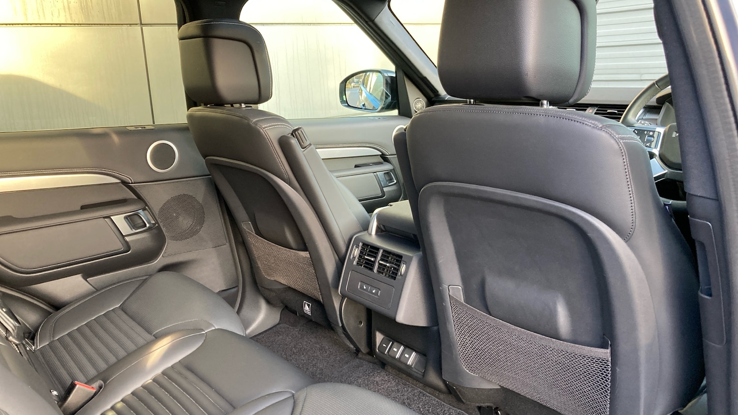 Used Land Rover Discovery 2023 for sale - 77127300: Photo 43