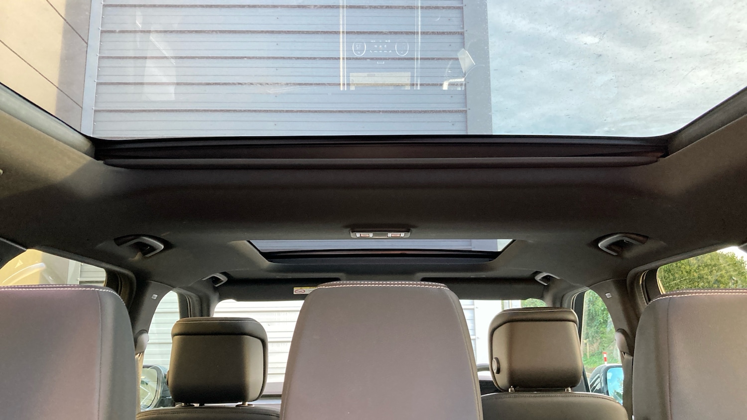 Used Land Rover Discovery 2023 for sale - 77127300: Photo 50