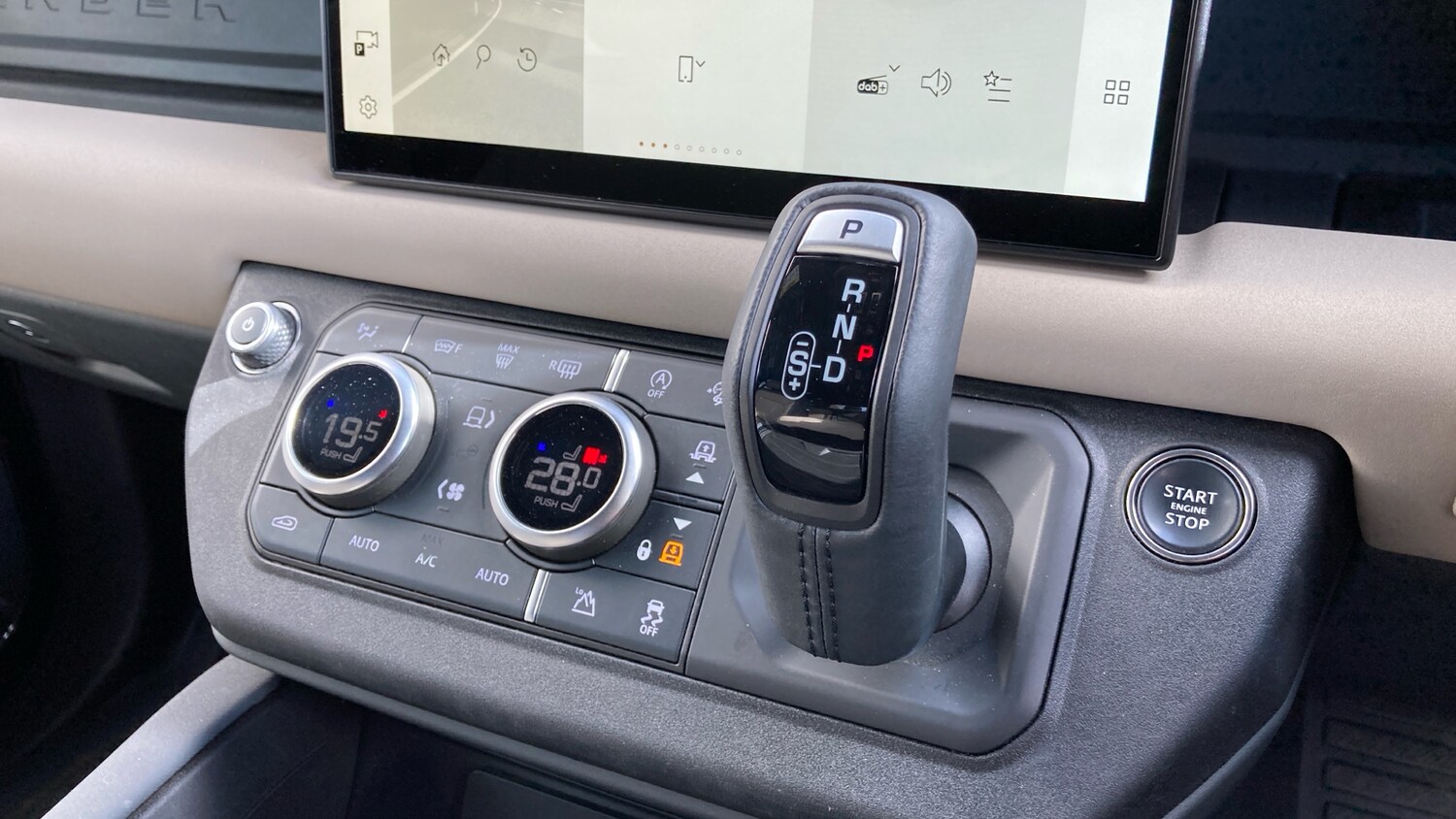 Used Land Rover Defender 2023 for sale - 77893189: Photo 13