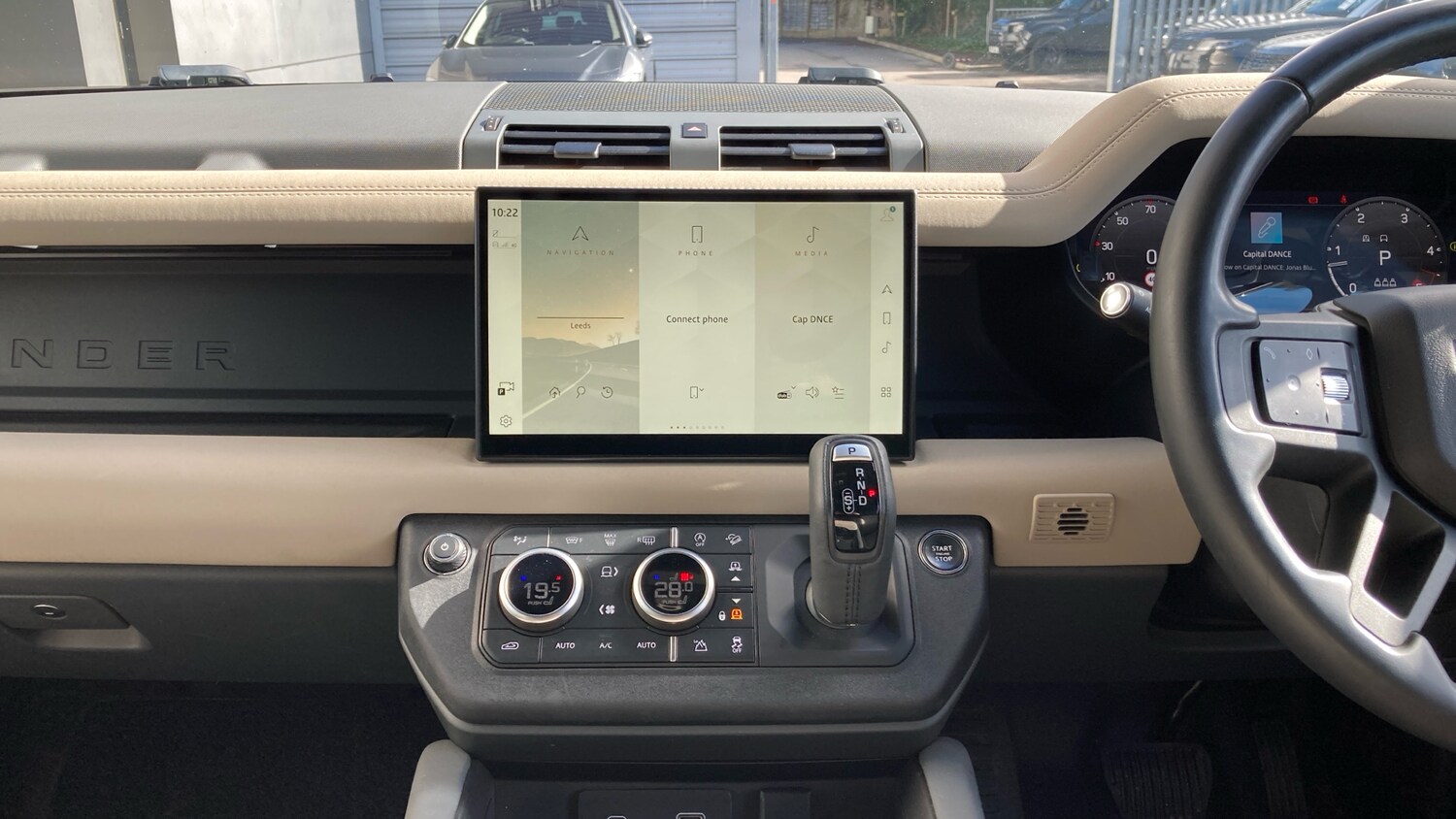 Used Land Rover Defender 2023 for sale - 77893189: Photo 14