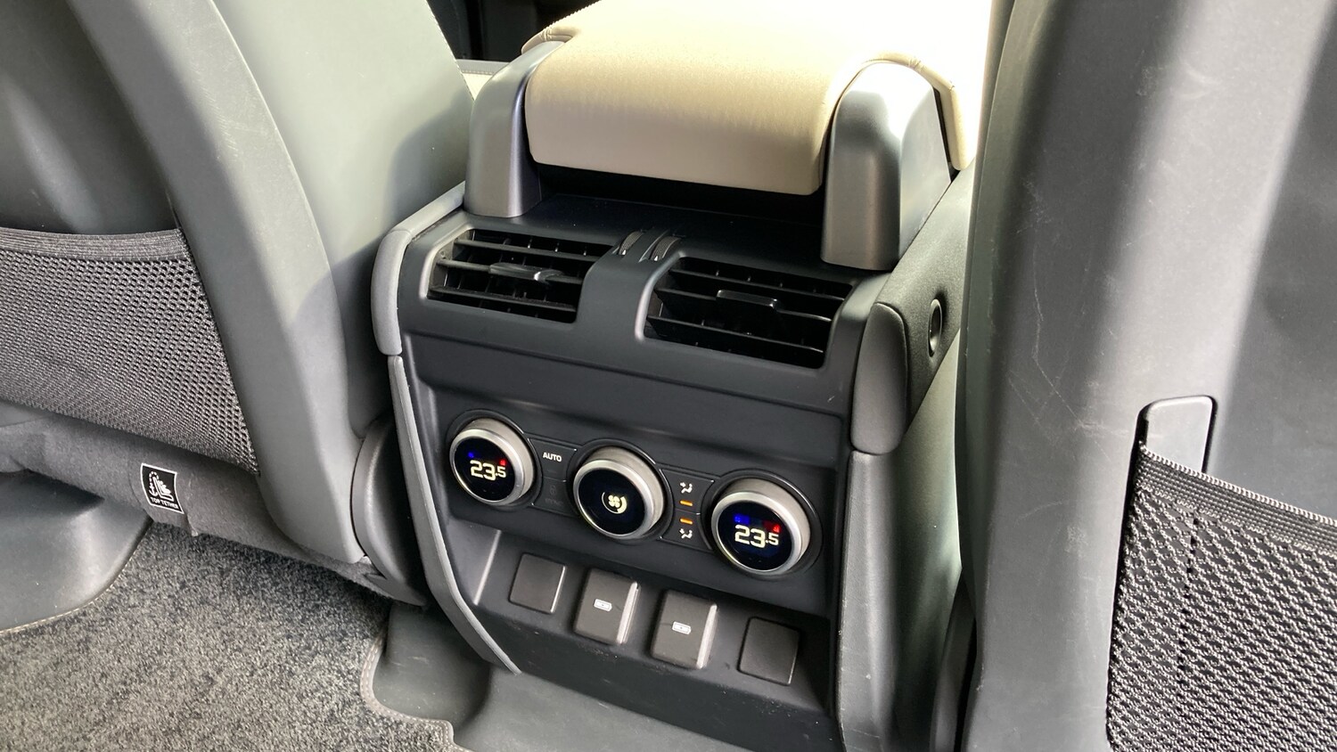 Used Land Rover Defender 2023 for sale - 77893189: Photo 18