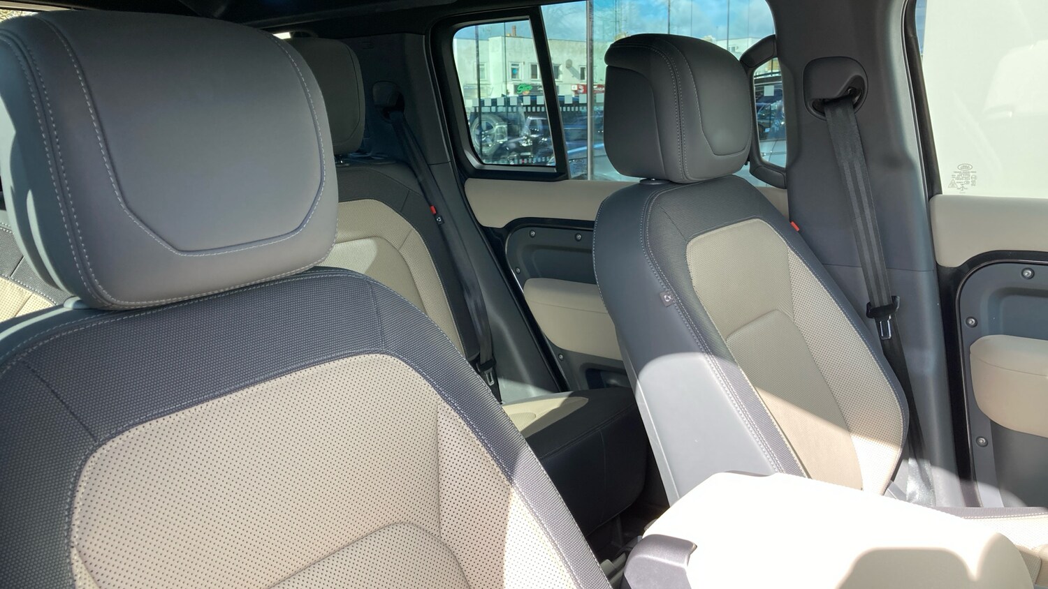 Used Land Rover Defender 2023 for sale - 77893189: Photo 24