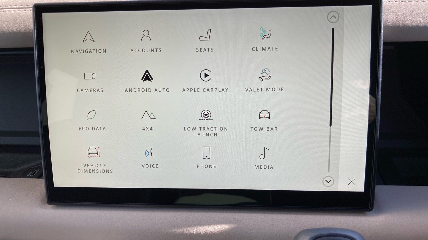 Used Land Rover Defender 2023 for sale - 77893189: Photo 27