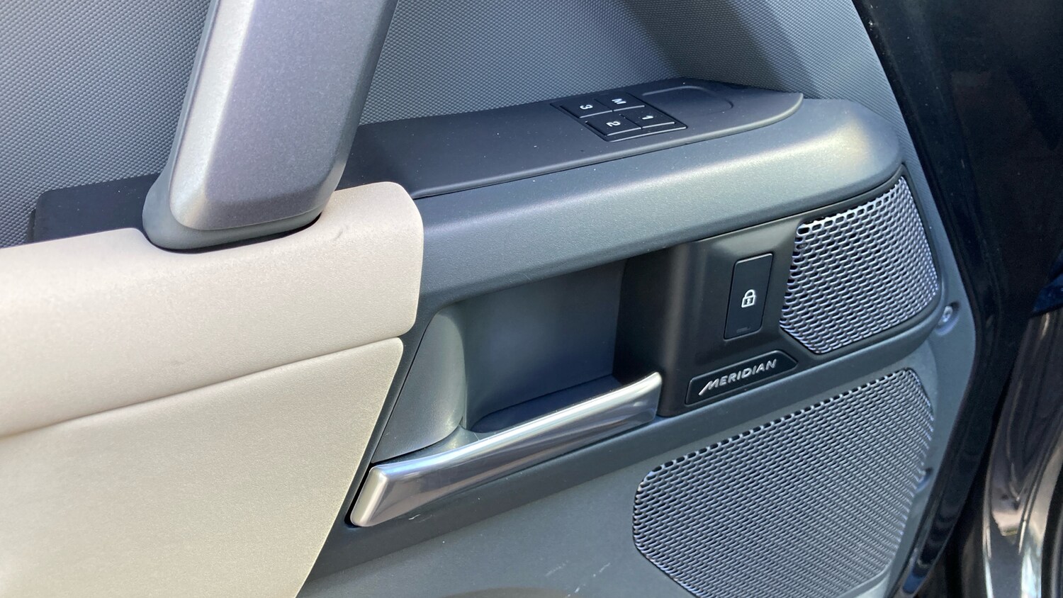 Used Land Rover Defender 2023 for sale - 77893189: Photo 52