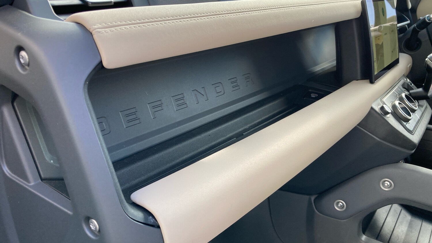 Used Land Rover Defender 2023 for sale - 77893189: Photo 53