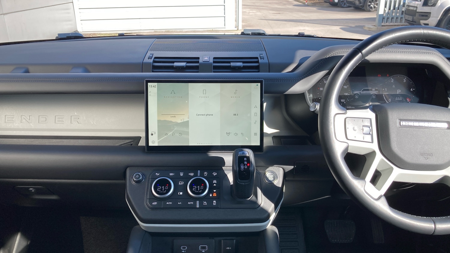 Used Land Rover Defender 2024 for sale - 77759114: Photo 14