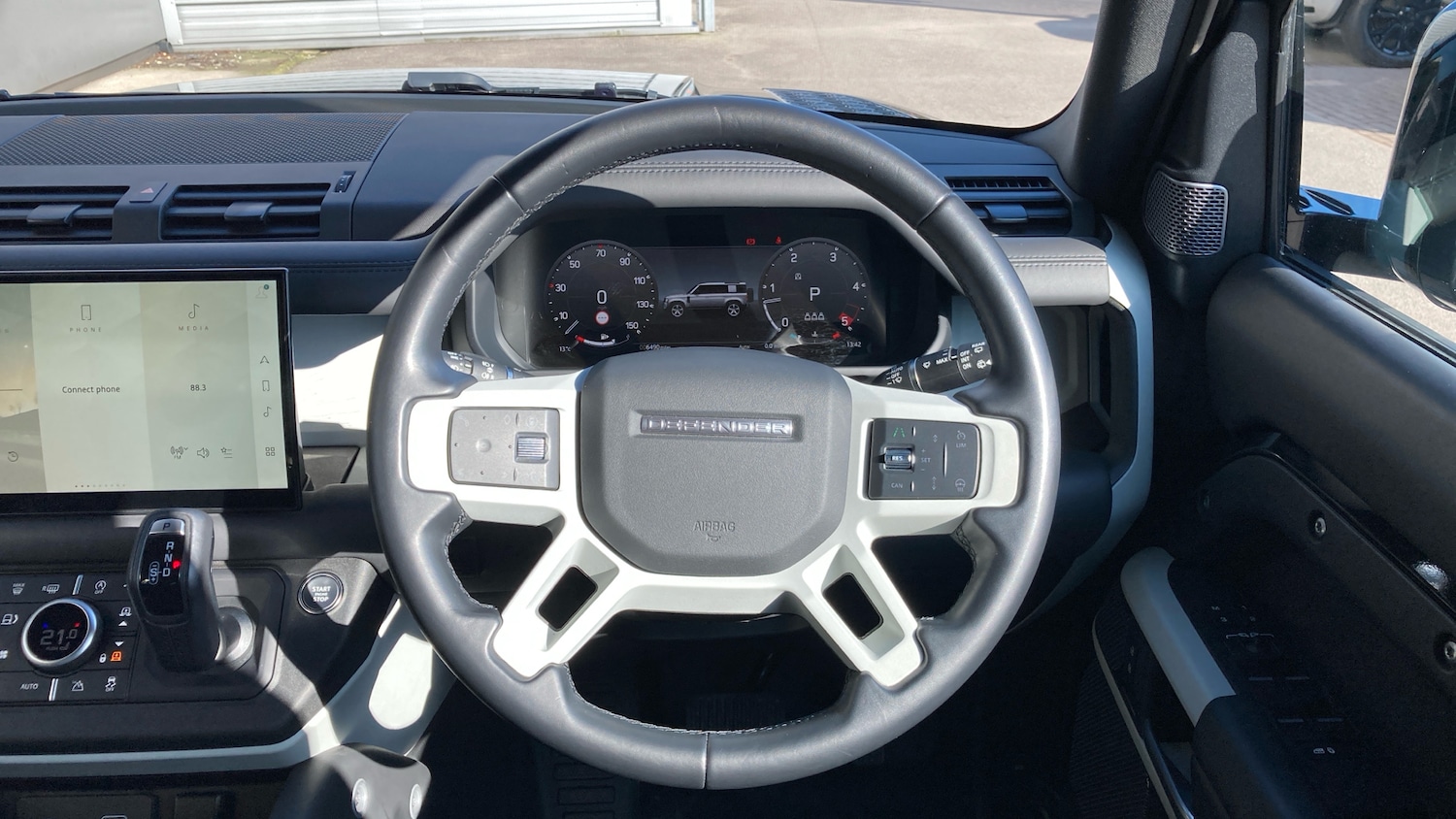 Used Land Rover Defender 2024 for sale - 77759114: Photo 15