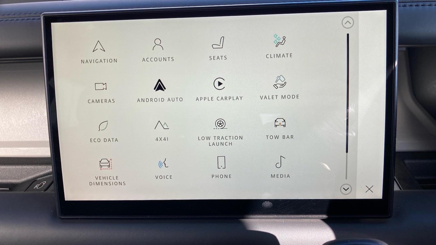 Used Land Rover Defender 2024 for sale - 77759114: Photo 32