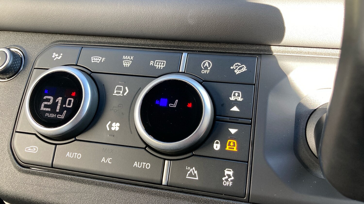 Used Land Rover Defender 2024 for sale - 77759114: Photo 37