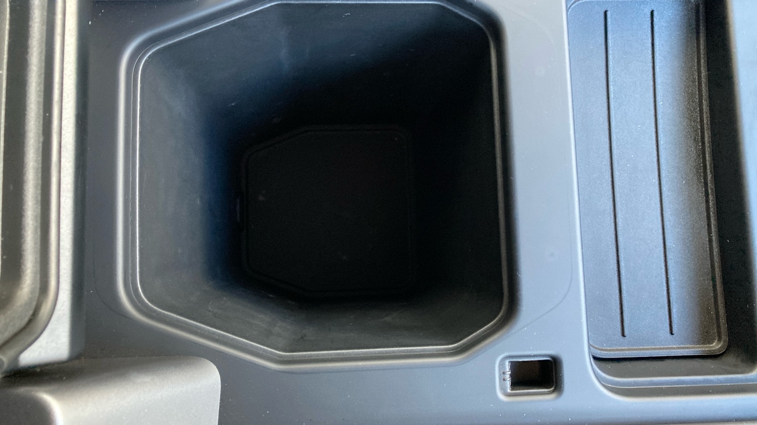 Used Land Rover Defender 2024 for sale - 77759114: Photo 40